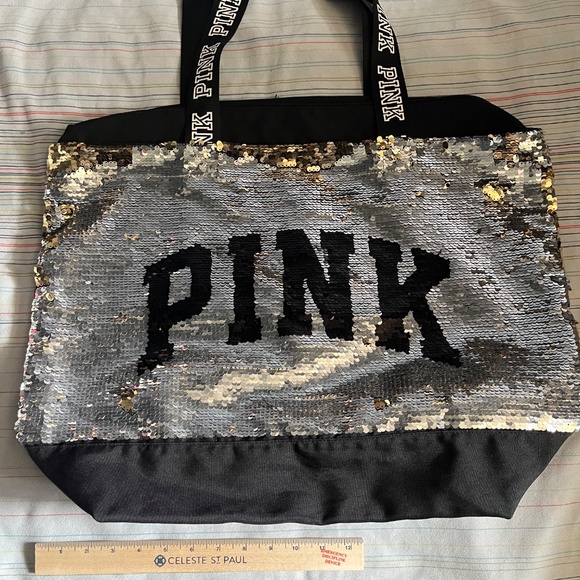 VS Travel bags bundle - Picture 4 of 6